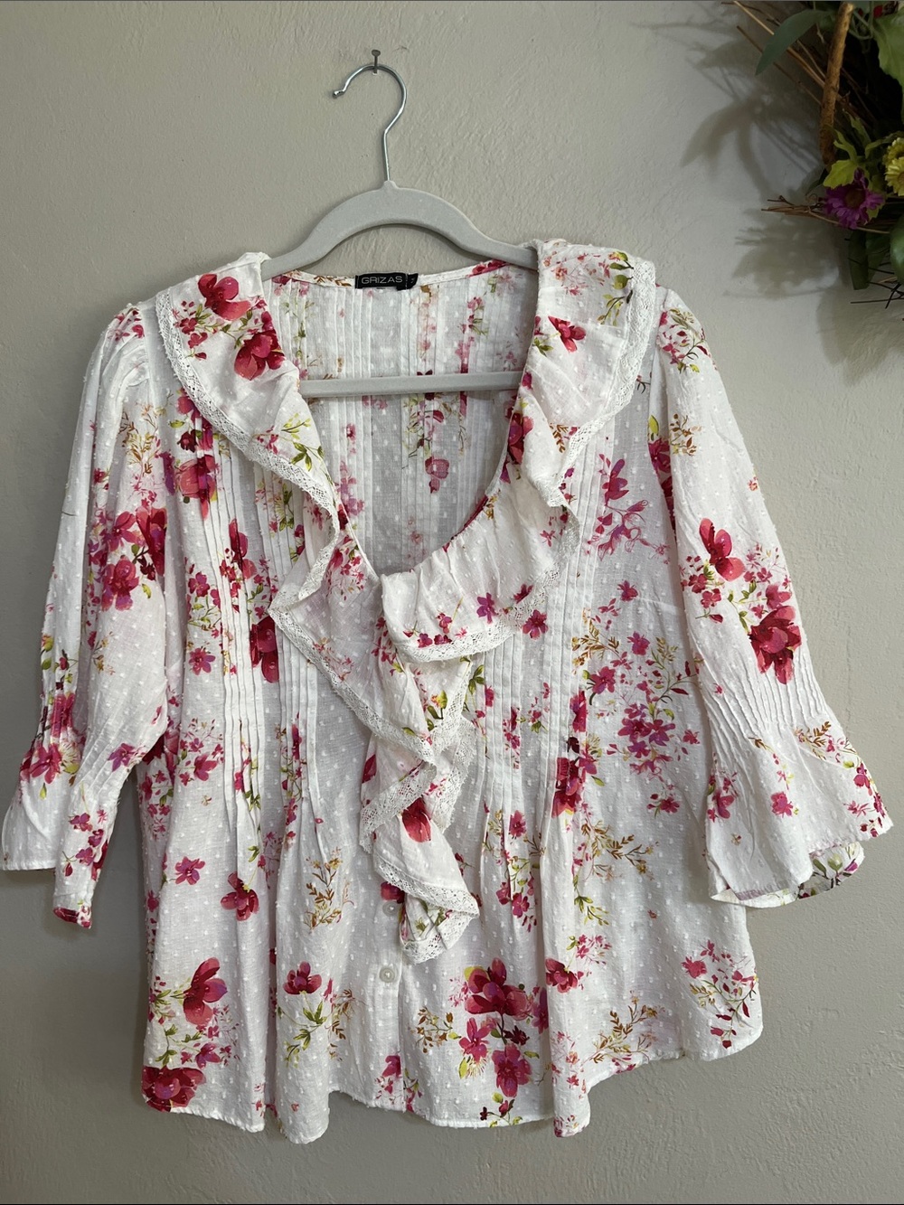💐Anthropology-Grizas White Blouse with Pink Floral Ruffle Trim